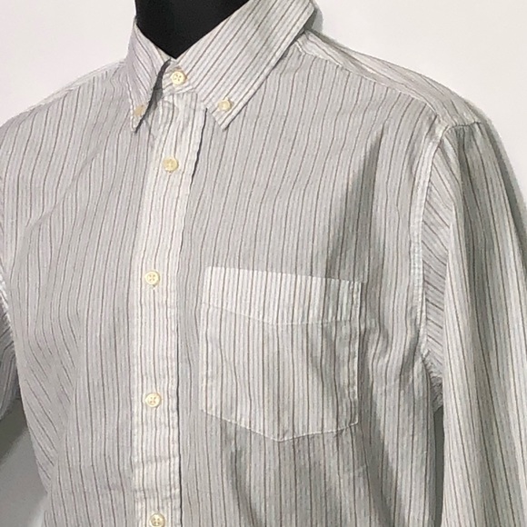 OLD NAVY Going to Goodwill soon…regular fit button down collar shirt - Picture 4 of 8